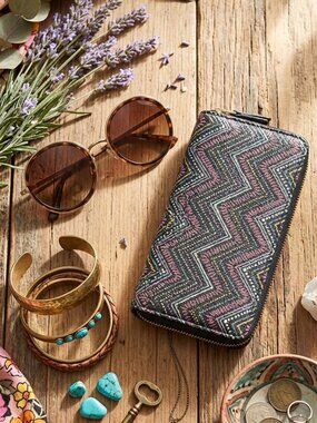 FOSSIL Logan Zip Around Clutch Wallet Boho Summer Chevron Dot PVC Wristlet HTF